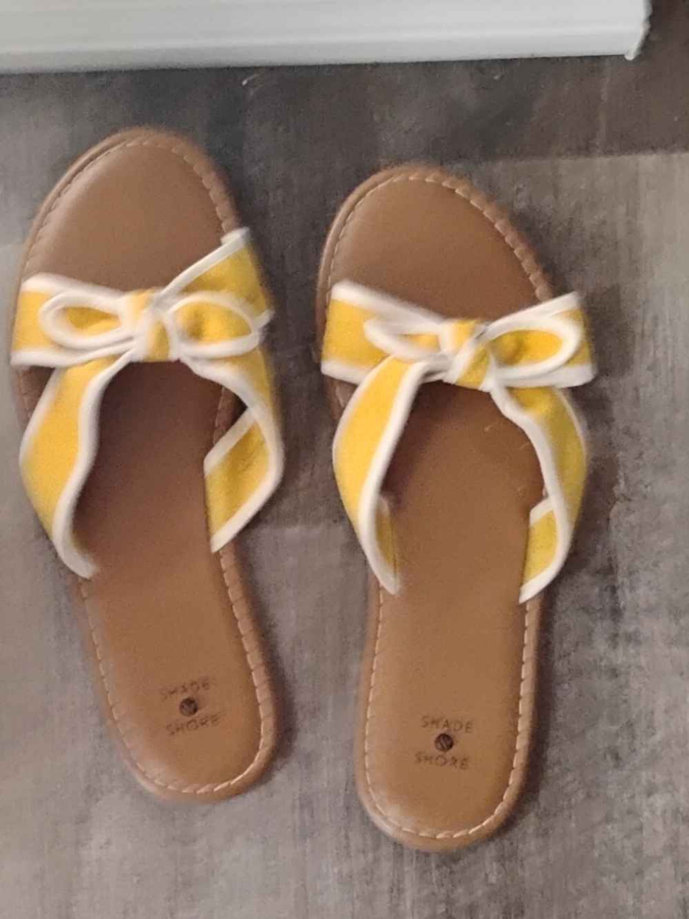 Shade & Shore Yellow and White Bow Slide Sandals for Women